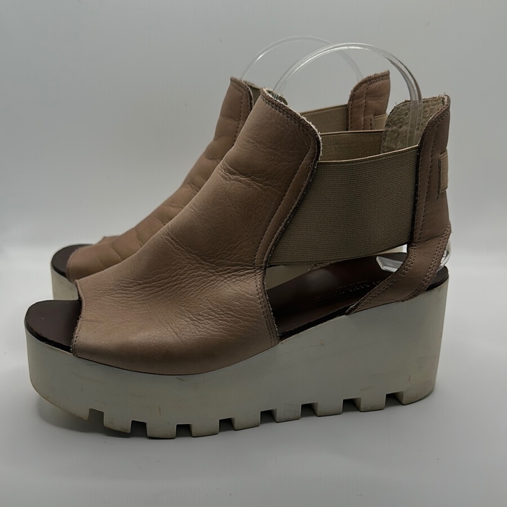 Platform Peep-Toe Leather Wedge Sandals - Taupe - Picture 4 of 10